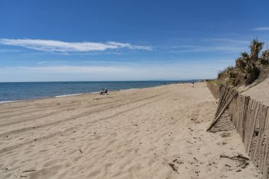 Portiragnes Plage Ferienhaus am Mittelmeer in Frankreich Blauer Himmel am Strand