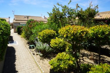Portiragnes Plage Ferienhaus Bäume Blumenbeet Ferienanlage Innen