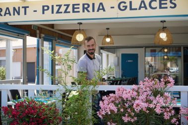 Portiragnes Plage Ferienhaus Restaurant Pizza Moules Pasta Bürger Nachtisch Salat Dessert Blumen Bier Eis