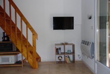 Portiragnes Plage Ferienhaus Fernsehecke mit Touristikinformationen