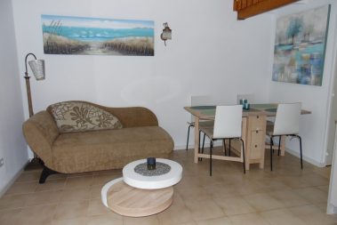 Portiragnes Plage Ferienhaus Wohnzimmercouch zum liegen, chillen und schlafen