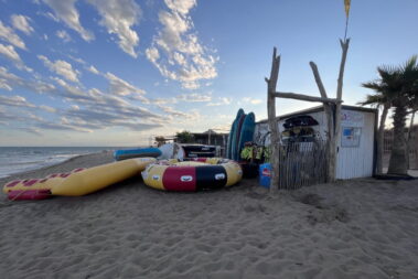 Plage du Bosquet Wassersport Banane Spiner Ride Bouée Flyfish Parachute Wakeboard Ski Parasailing