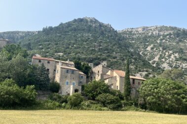 Saint_Maurice_Navacelles_Gemeinde_in_Frankreich_Kirche