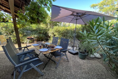 Terrasse Ferienhaus Kurt Portiragnes Plage Grillen Wein Bier Sonnen entspannen